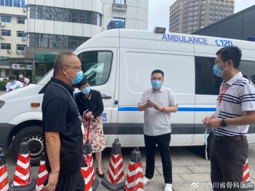 川骨医者，不辱使命，逆行灾区，护佑生命